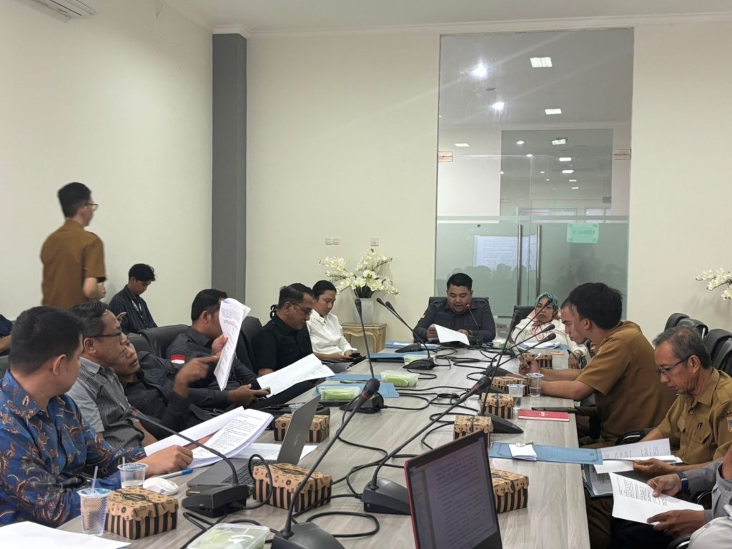 Komisi III DPRD Sulteng Bahas Raperda Penggunaan Jalan untuk Angkutan Tambang dan Perkebunan