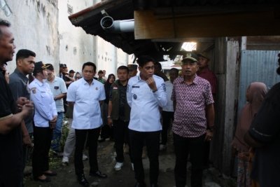 Tembus Zona Gempa Torue, Kajari Parimo dan Bupati Erwin Burase Pastikan Pasokan Bantuan Aman