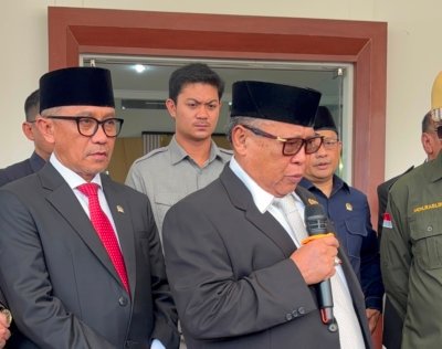 Temui Pengunjuk Rasa, Ketua DPRD Sulteng Arus Abdul Karim Siap Kawal Tuntutan Keadilan DBH
