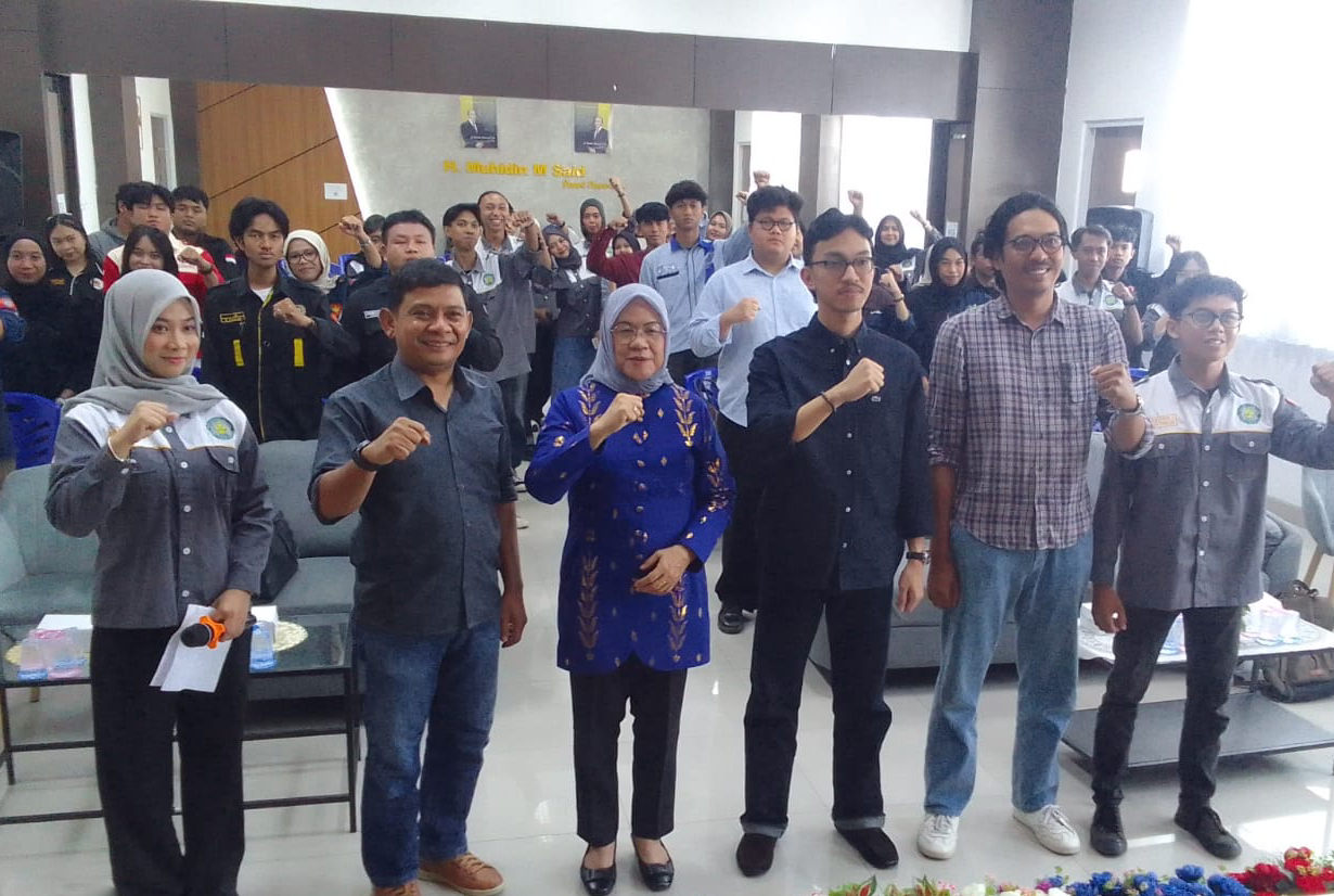 Marlela Kupas Tuntas Pelemahan Rupiah dalam Kajian Interaktif di FEB UNTAD